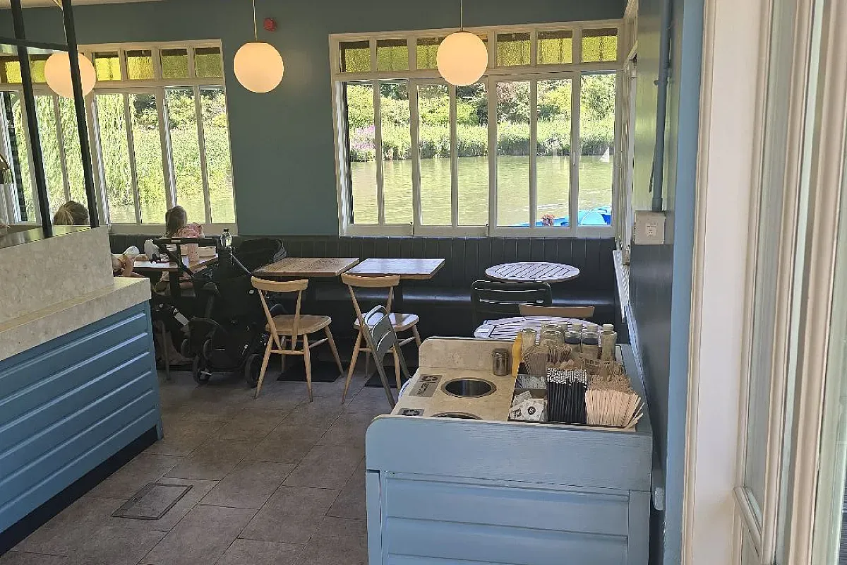 The Waterside Café – Image 3