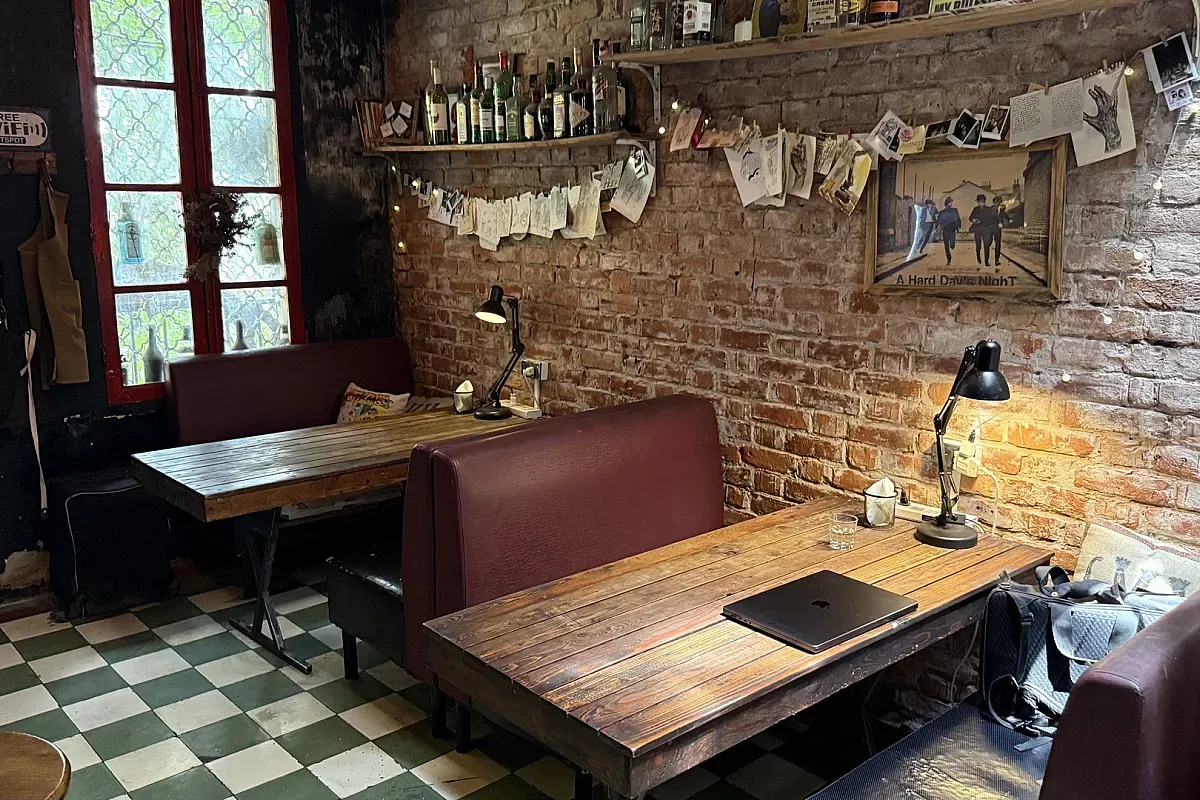 Hidden Alley – Image 1