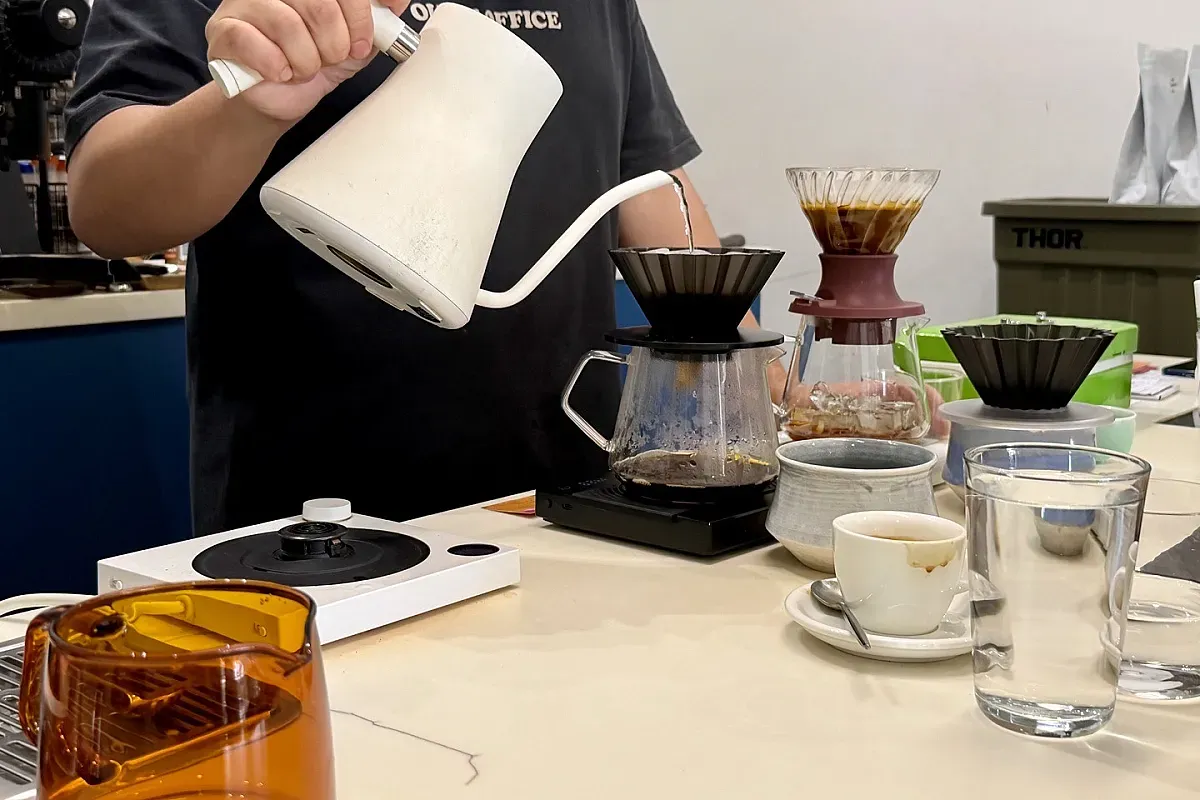 Narrative Coffee Stand – Image 2