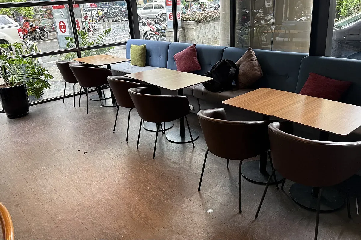 Wayne’s Coffee – Image 3