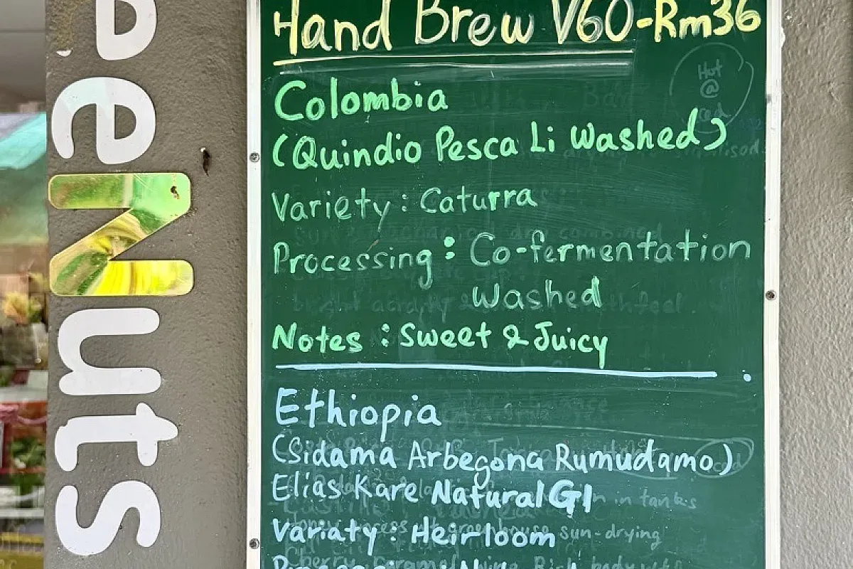 CoffeeNuts Cafe – Image 2