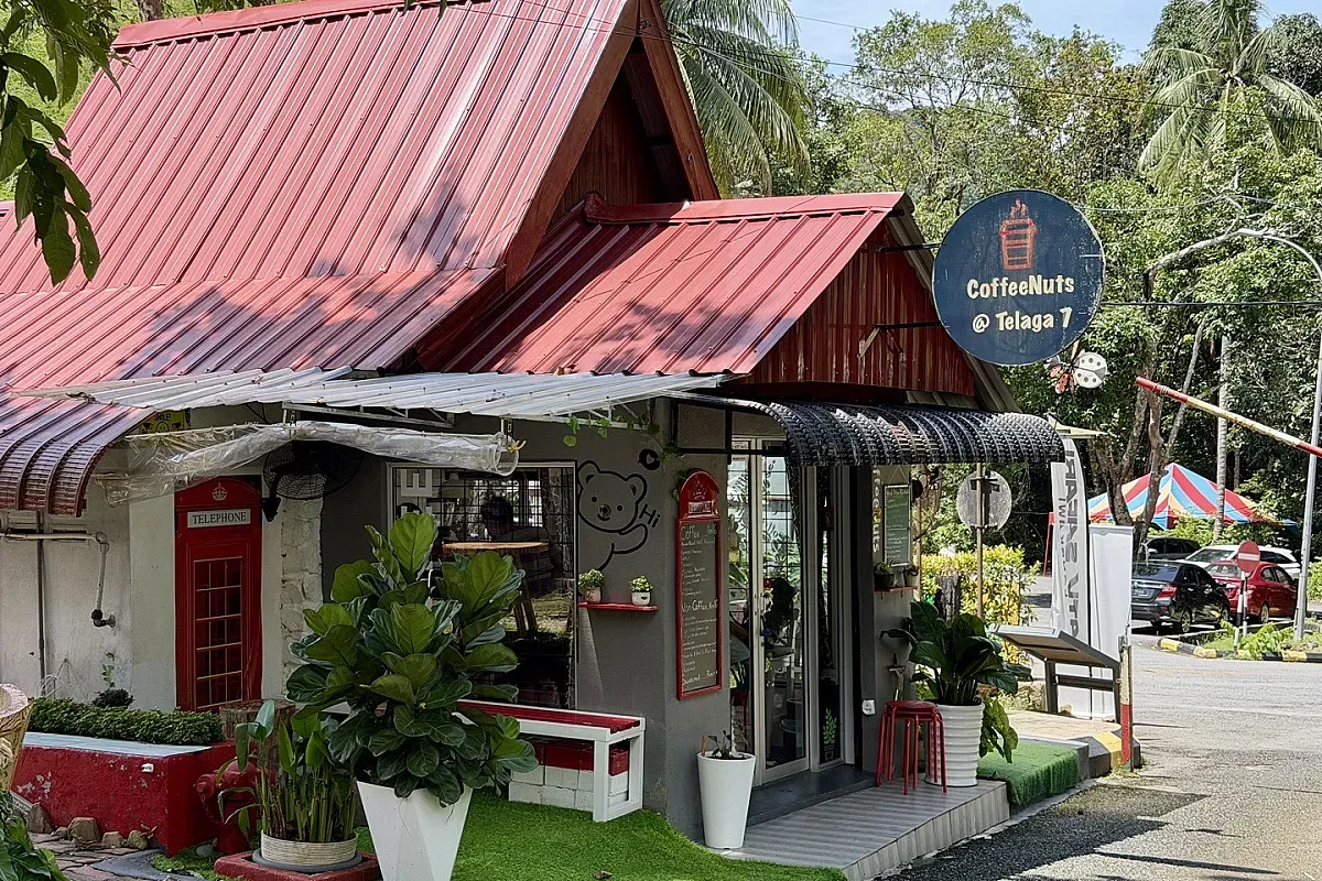 CoffeeNuts Cafe – Image 3