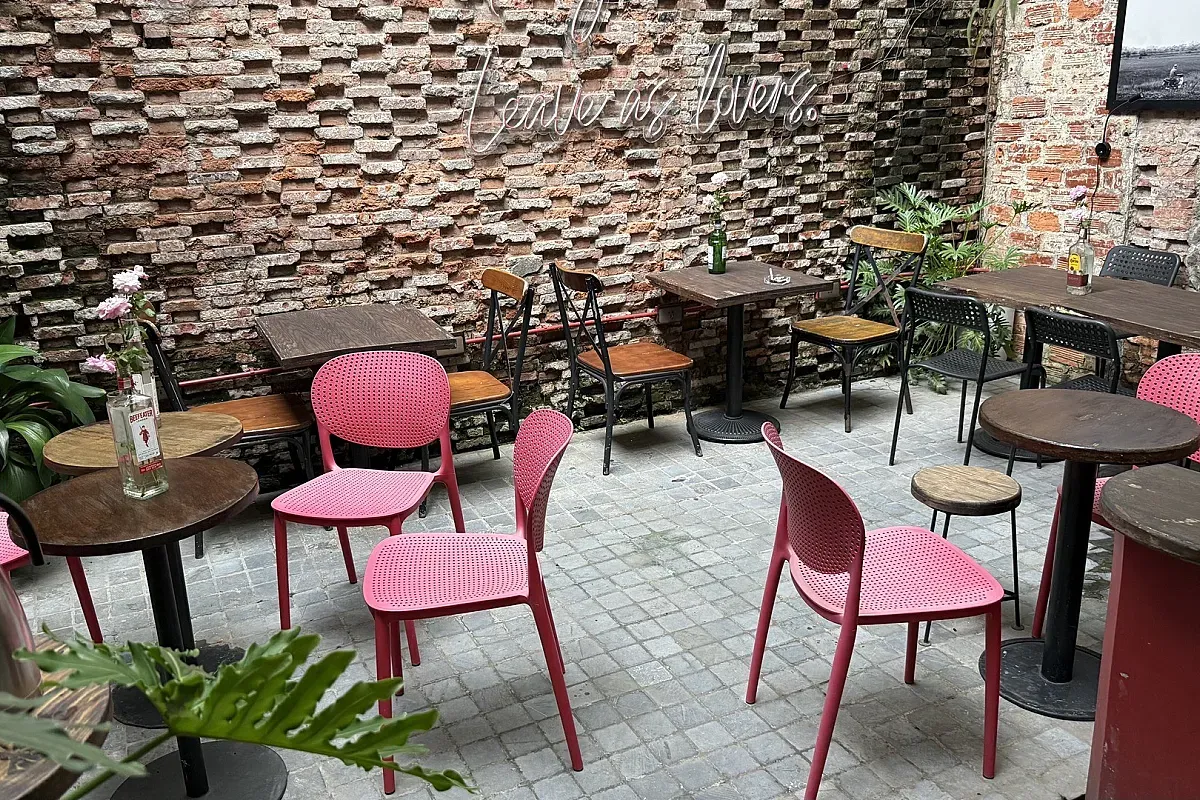 Tranquil Books & Coffee – Image 4