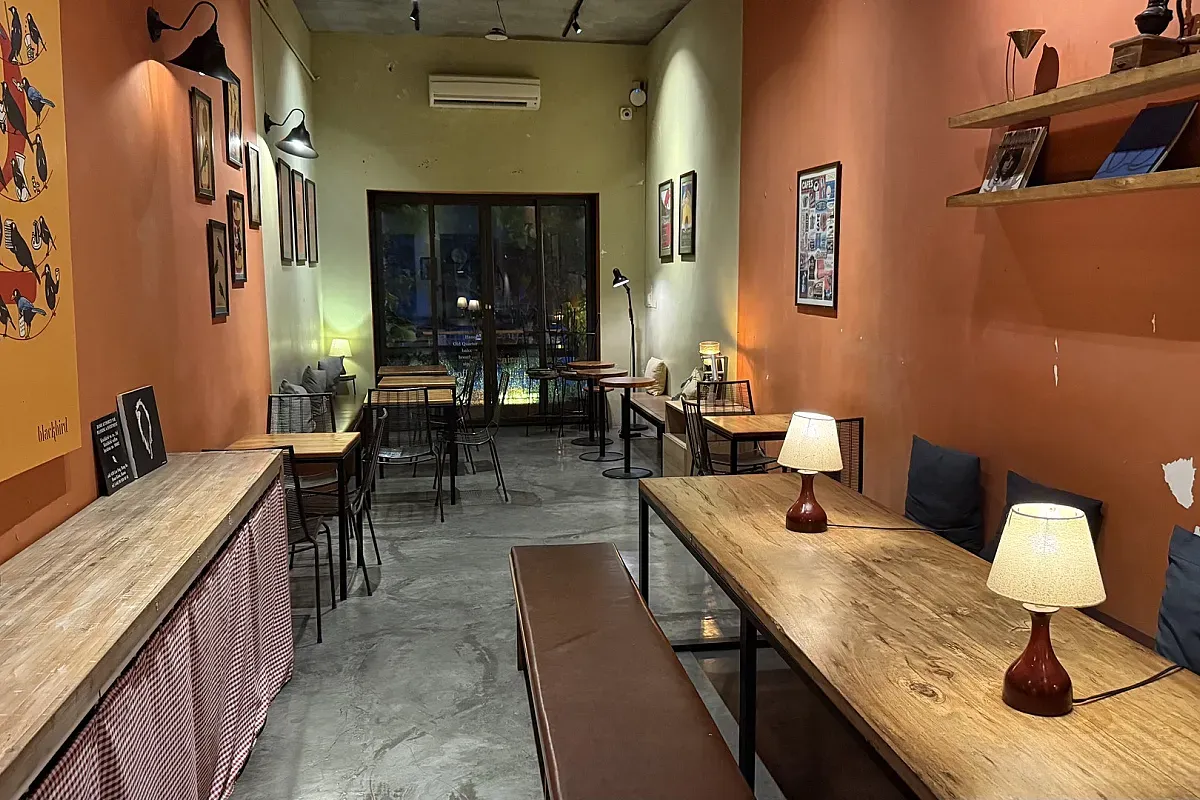 Blackbird Coffee – Image 1