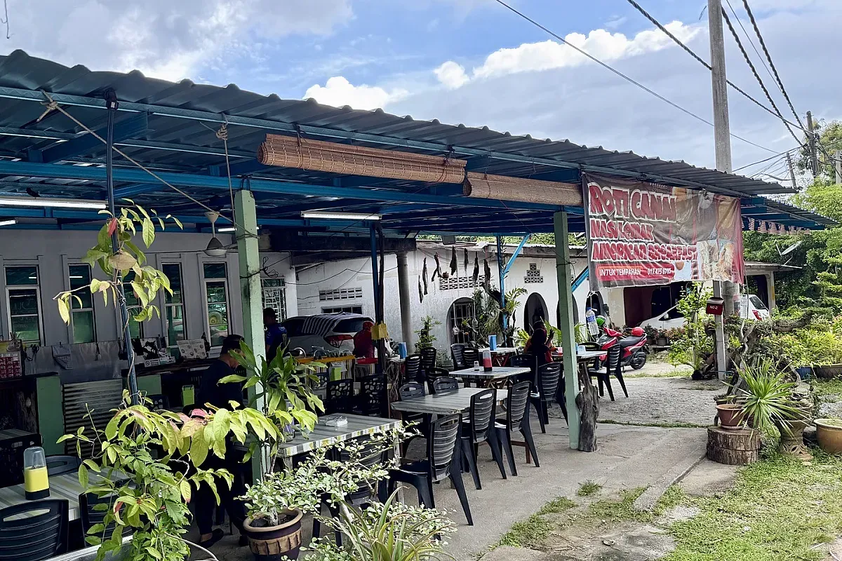 Roti Canai depan Klinik Kesihatan Air Hangat – Image 5