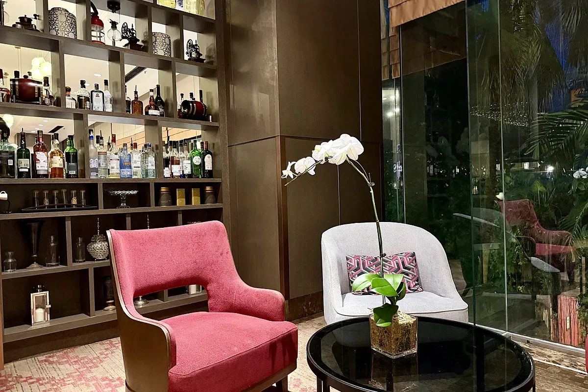 Sphere Lounge – Image 2