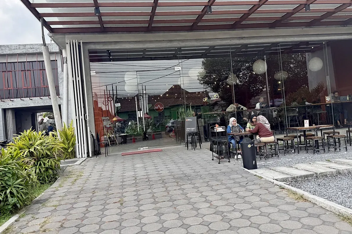 Space Roastery CCC (Coffee Coffee Cult) in Kota Yogyakarta – Bild 2