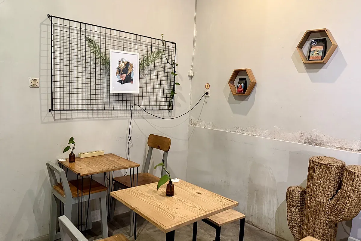 Ruang JAKA Coffee & Free Wifi in Kota Yogyakarta – Bild 5