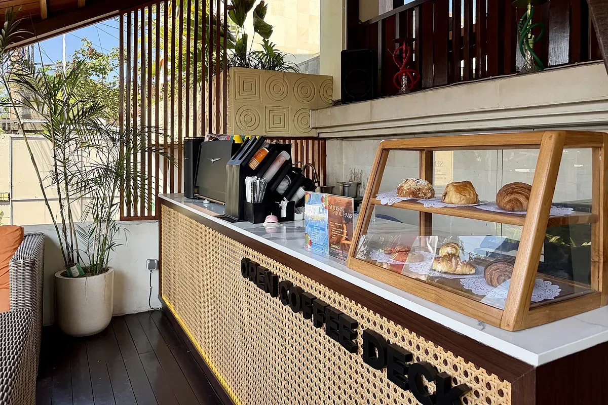 Oren Coffee Deck – Image 2