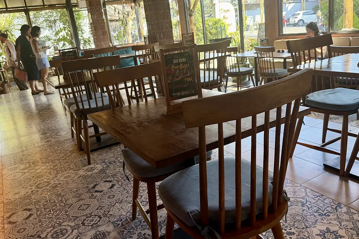 Over the Moon Cafe – Image 4