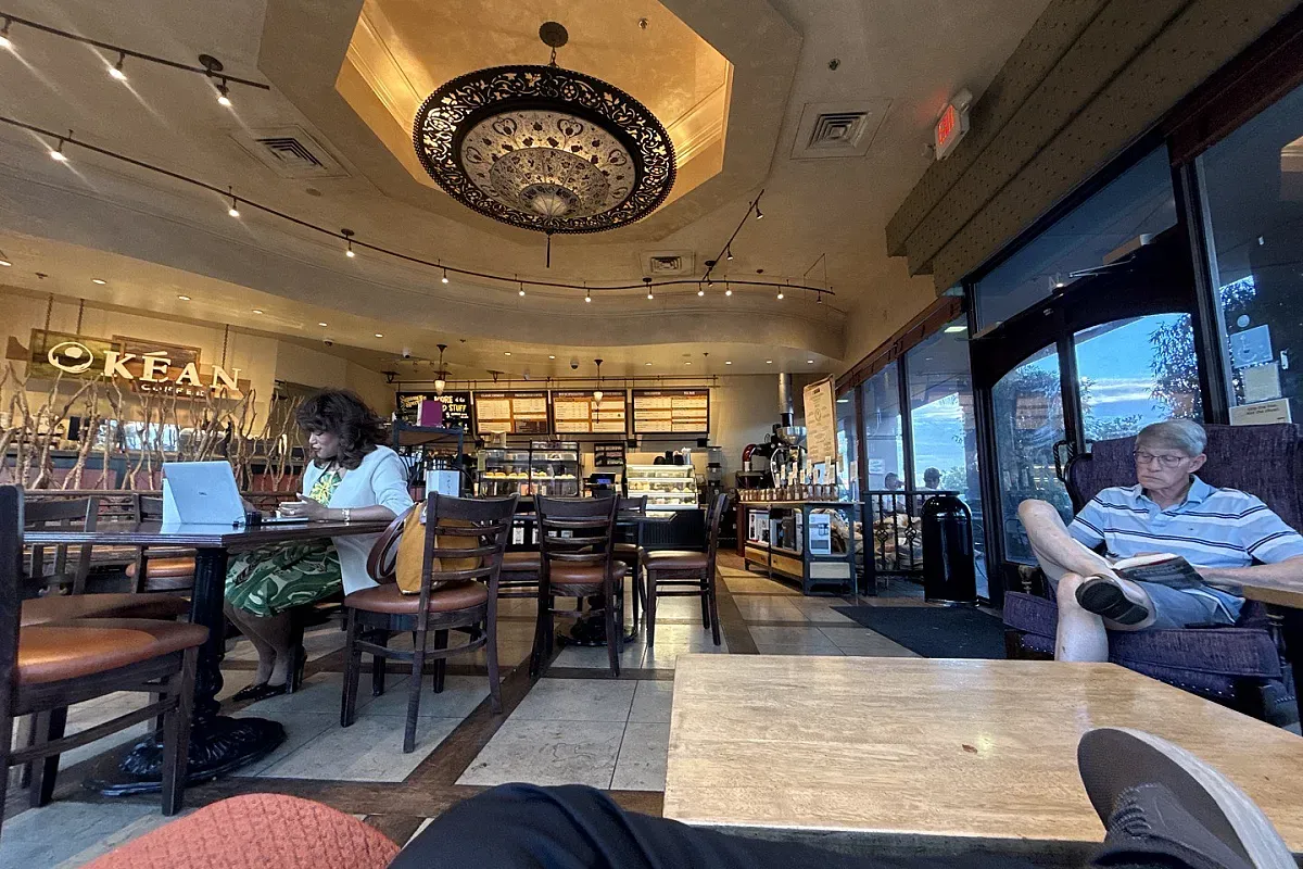 Kéan Coffee Artisan Roasters- Tustin – Image 1