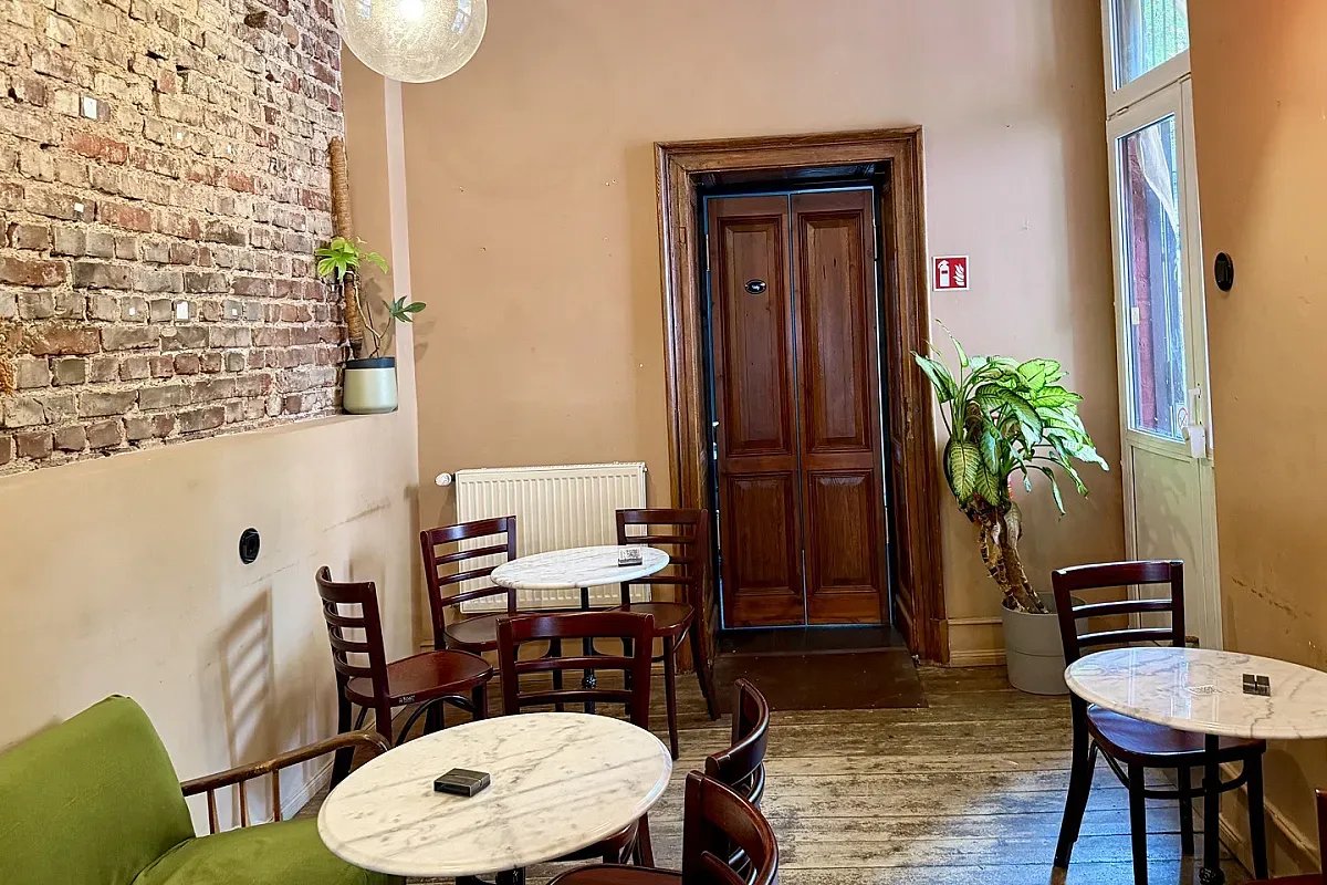 Café Gallery 4 – Specialty Coffee & Community in Köln Rathenauviertel nähe Belgisches Viertel in Köln – Bild 1