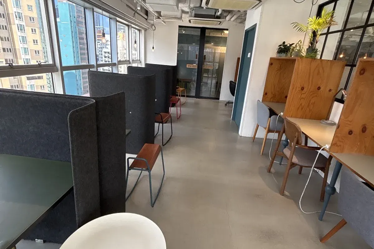 Desk-one 溫室 (Causeway Bay) – Image 2