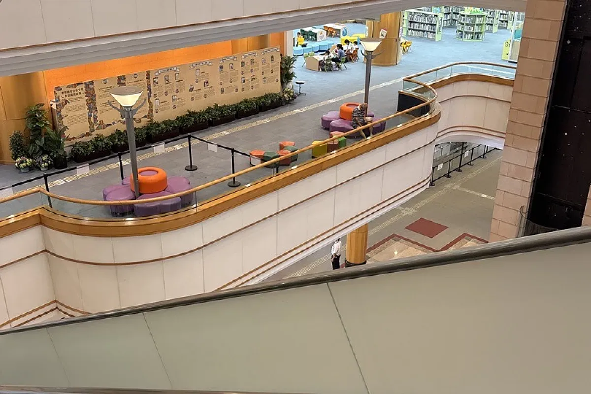 Hong Kong Central Library laptop friendly café in Causeway Bay