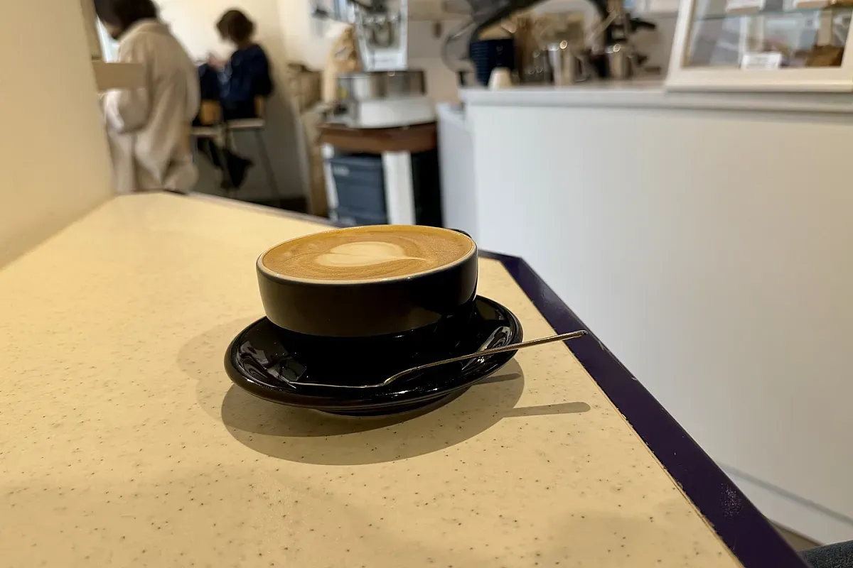 BREATHER COFFEE laptop friendly café in Zushi