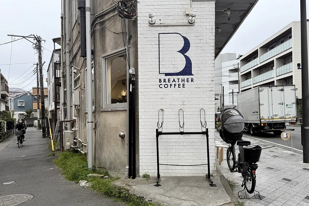 BREATHER COFFEE laptop friendly café in Zushi