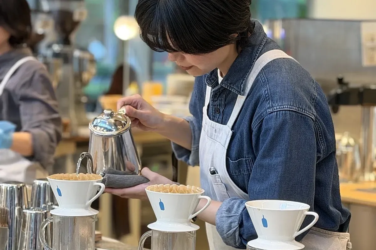 Blue Bottle Coffee - Minatomirai Cafe laptop friendly café in Yokohama