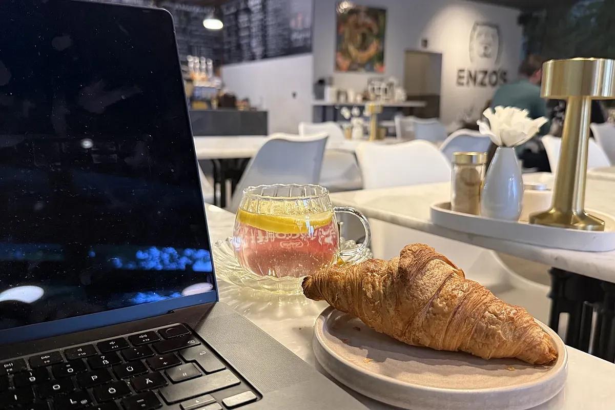 Enzo's Café Berlin laptop friendly café in Berlin