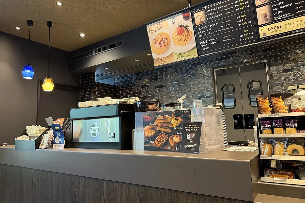 Tully's Coffee laptop friendly café in Shinagawa