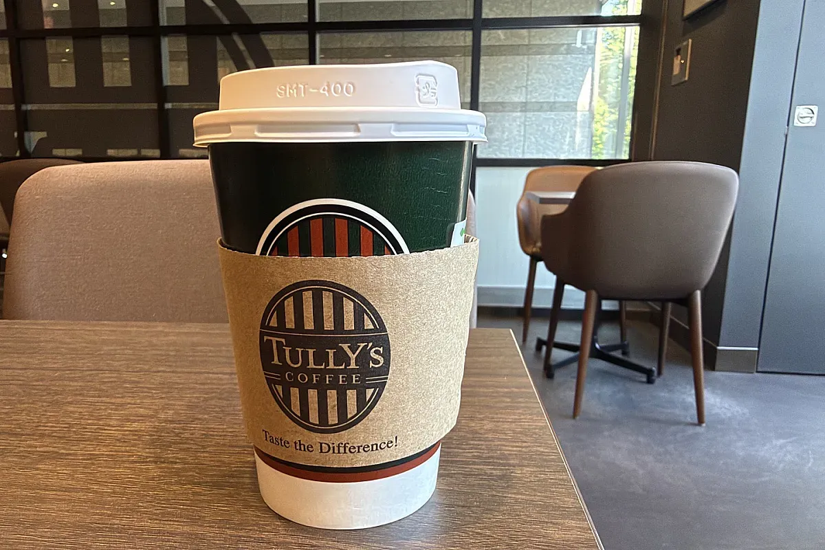Tully's Coffee laptop friendly café in Shinagawa
