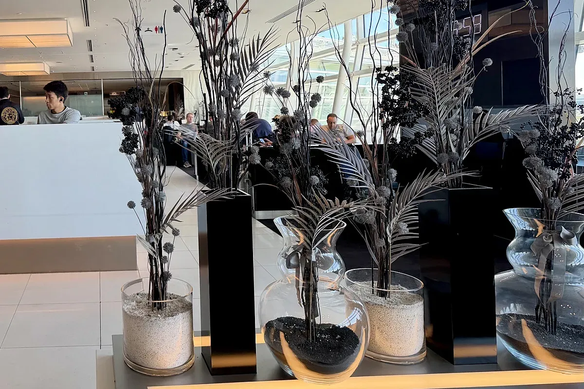 ANA LOUNGE (110 Raun) laptop friendly café in Ota City