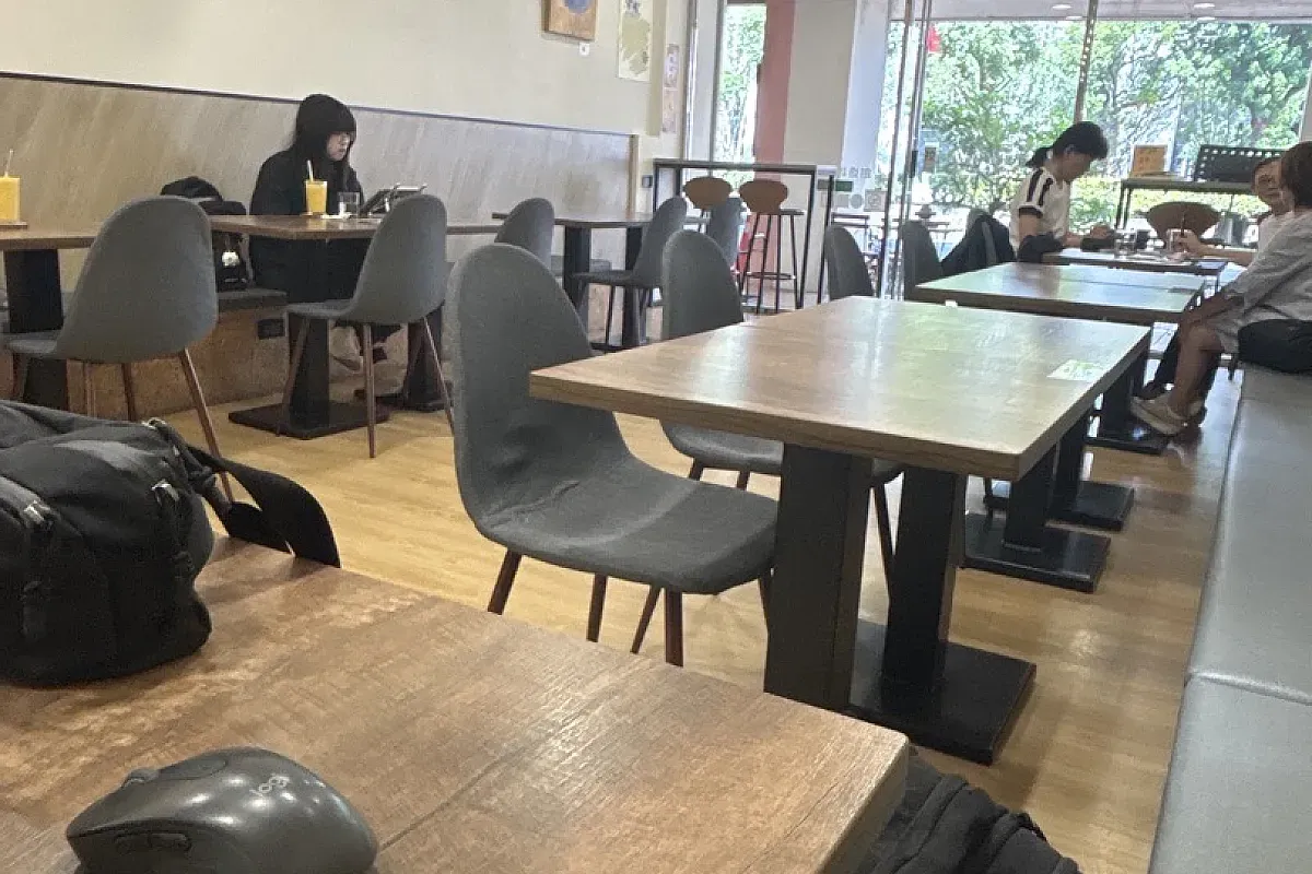 Create Cafe laptop friendly café in West District
