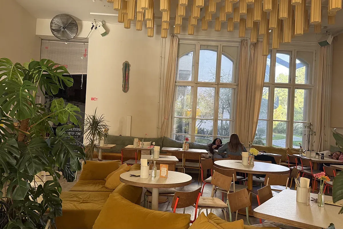 Blumental laptop friendly café in Berlin