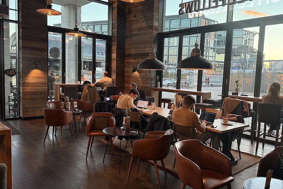 Coffee Fellows – Kaffee, Bagels, Frühstück – Image 1