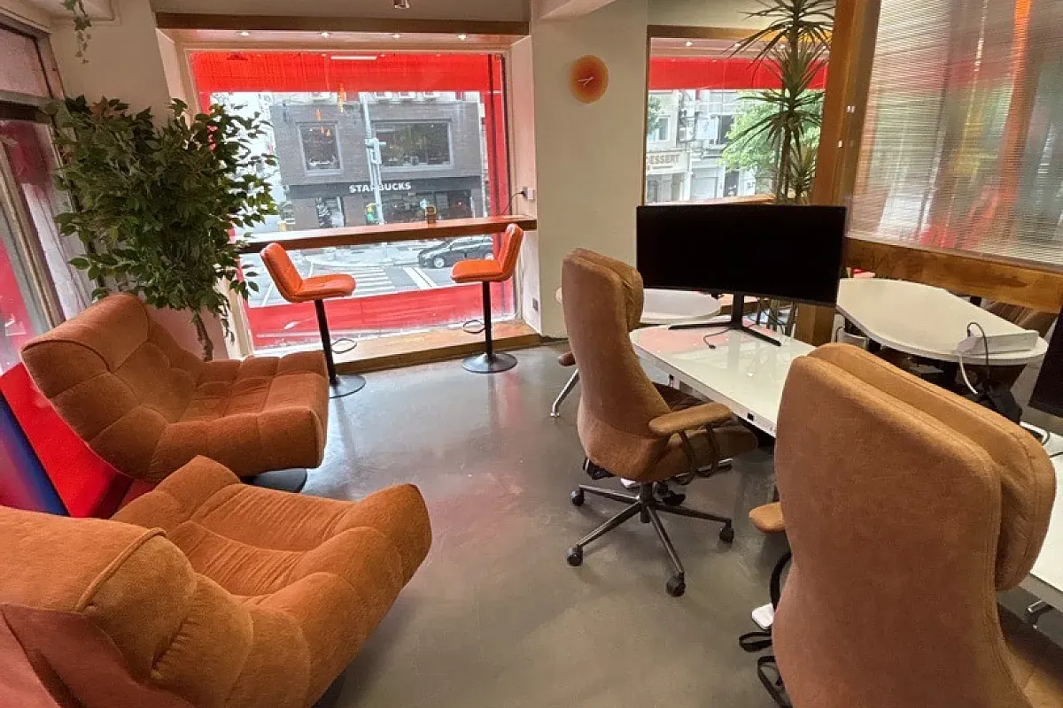 Second Space RED — 24/7 co-working laptopfreundliches Café in Sinsing District